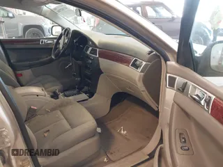 2007 Chrysler Pacifica Touring z VIN 2A8GM68X87R162765, wystawiony jako IAAI lot #42382704 z przebiegiem 160 768 mil mil oraz . Historia ofert i sprzedaży dostępna na DreamBid. Obrazek 5.