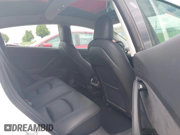 2020 Tesla Model 3 Standard Range Plus z VIN 5YJ3E1EA9LF598682, wystawiony jako IAAI lot #42247434 z przebiegiem 28 835 mil mil oraz . Historia ofert i sprzedaży dostępna na DreamBid. Obrazek 8.