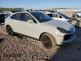 2021 Porsche Cayenne z VIN WP1BA2AY4MDA40505, wystawiony jako Copart lot #54392075 z przebiegiem Nie podano mil oraz Szkoda całkowita • Salvage title. Historia ofert i sprzedaży dostępna na DreamBid. Obrazek 4.