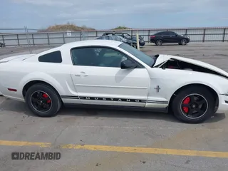 2008 Ford Mustang Deluxe with VIN 1ZVHT80N585188191, listed as a IAAI auction lot 42162834 with 145,313 mi miles and . Bid and sale history available at DreamBid. Image 13.