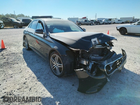 2018 Mercedes-Benz E-Class E 300 with VIN WDDZF4JB0JA381136, listed as a Copart auction lot 61482482 with 46,512 mi miles. Bid and sale history available at carsss.com. Image 1.