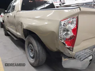 2017 Toyota Tundra SR5 z VIN 5TFRY5F18HX222592, wystawiony jako IAAI lot #42213820 z przebiegiem 204 876 mil mil oraz . Historia ofert i sprzedaży dostępna na DreamBid. Obrazek 6.
