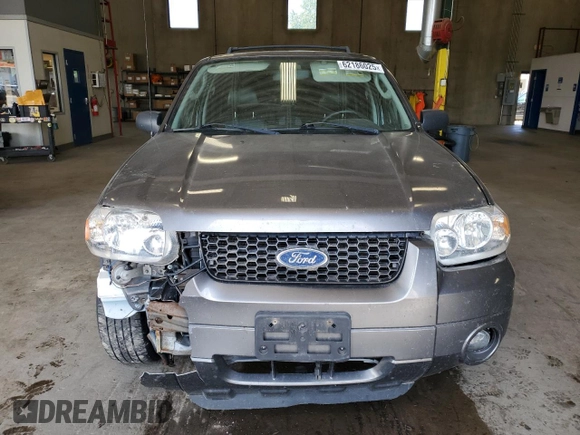 2005 Ford Escape Limited with VIN 1FMCU94125KD16158, listed as a Copart auction lot 62186025 with 213,370 mi miles and Salvage title. Bid and sale history available at DreamBid. Image 5.
