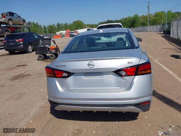 2024 Nissan Altima 2.5 SV with VIN 1N4BL4DV7RN304784, listed as a IAAI auction lot 42030191 with 28,683 mi miles. Bid and sale history available at carsss.com. Image 17.