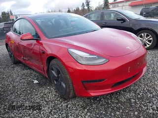 2022 Tesla Model 3 z VIN 5YJ3E1EA2NF133745, wystawiony jako IAAI lot #41625050 z przebiegiem 9 438 mil mil oraz . Historia ofert i sprzedaży dostępna na DreamBid. Obrazek 1.