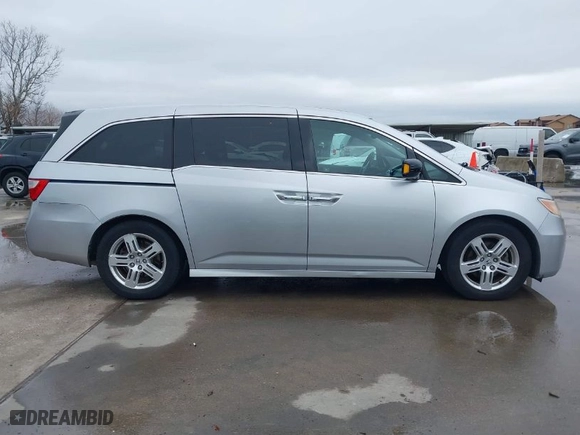 2012 Honda Odyssey Touring with VIN 5FNRL5H92CB119558, listed as a IAAI auction lot 41548061 with NaN miles. Bid and sale history available at carsss.com. Image 13.