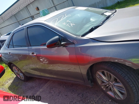 2015 Toyota Camry XLE z VIN 4T1BF1FK3FU960674, wystawiony jako IAAI lot #41721182 z przebiegiem 96 300 mil mil oraz . Historia ofert i sprzedaży dostępna na DreamBid. Obrazek 14.