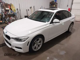 2014 BMW 3 Series 328d xDrive z VIN WBA3D5C51EKX98278, wystawiony jako IAAI lot #41775547 z przebiegiem 211 480 mil mil oraz . Historia ofert i sprzedaży dostępna na DreamBid. Obrazek 2.