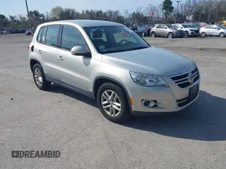 2011 Volkswagen Tiguan SE with VIN WVGBV7AX1BW511517, listed as a IAAI auction lot 42085589 with 120,540 mi miles and . Bid and sale history available at DreamBid. Image 1.