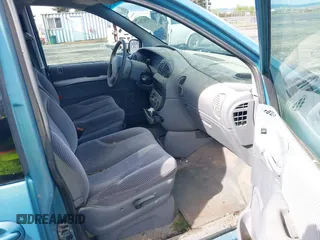 1996 Dodge Caravan SE with VIN 1B4GP45R9TB426378, listed as a IAAI auction lot 41947737 with 150,182 mi miles and . Bid and sale history available at carsss.com. Image 5.