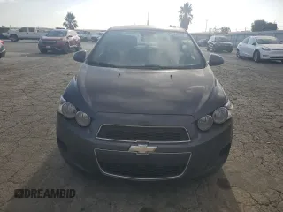 2012 Chevrolet Sonic LT z VIN 1G1JD5SBXC4225133, wystawiony jako Copart lot #68525054 z przebiegiem 93 000 mil mil oraz Szkoda całkowita • Salvage title. Historia ofert i sprzedaży dostępna na DreamBid. Obrazek 5.