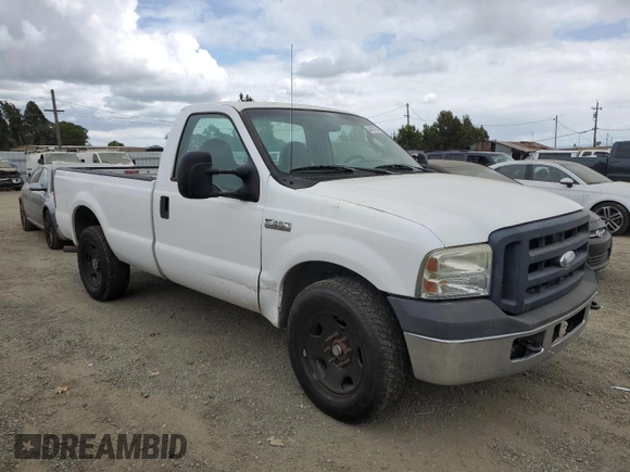 2006 Ford F-350 XL with VIN 1FTSF305X6EC68845, listed as a Copart auction lot 54067395 with 297,762 mi miles and Clean Title. Bid and sale history available at DreamBid. Image 4.