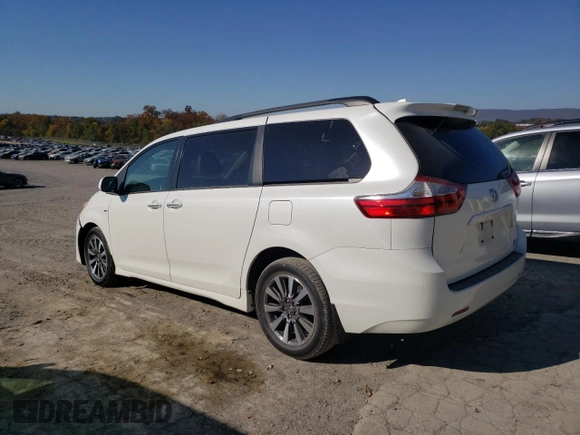2018 Toyota Sienna XLE with VIN 5TDDZ3DCXJS208141, listed as a Copart auction lot 76208074 with 372,740 mi miles and Clean Title. Bid and sale history available at carsss.com. Image 2.