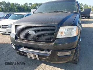 2005 Ford F-150 XLT z VIN 1FTPW14565KF05741, wystawiony jako IAAI lot #42831697 z przebiegiem 128 096 mil mil oraz . Historia ofert i sprzedaży dostępna na DreamBid. Obrazek 6.