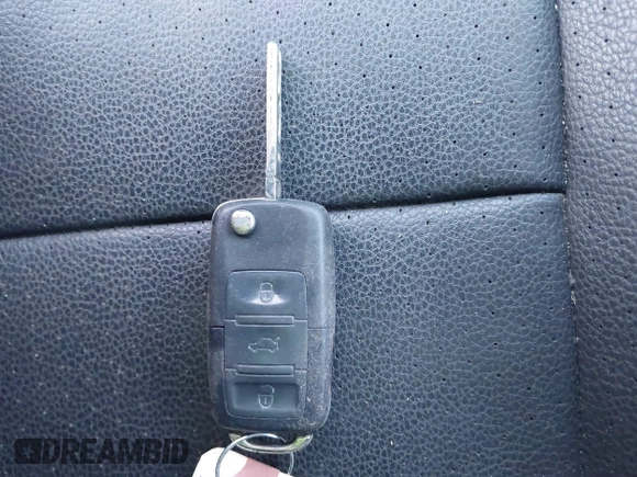 2010 Volkswagen Jetta Wolfsburg Edition с VIN 3VWRA7AJ0AM045102, выставлен на аукционе IAAI как лот 41638011 с пробегом 149 622 миль миль и . История ставок и продаж доступна на DreamBid. Изображение 11.