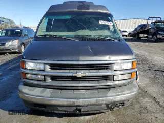 2000 Chevrolet Express Cargo Van w/YF7 with VIN 1GBFG15R2Y1196746, listed as a Copart auction lot 81061924 with 88,335 mi miles and Salvage Title. Bid and sale history available at carsss.com. Image 5.