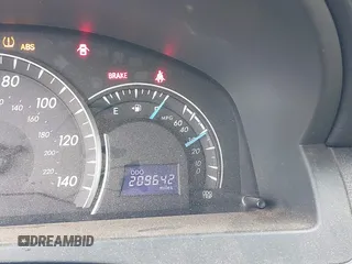 2012 Toyota Camry L z VIN 4T1BF1FK1CU532002, wystawiony jako IAAI lot #42215124 z przebiegiem 209 642 mil mil oraz . Historia ofert i sprzedaży dostępna na DreamBid. Obrazek 15.