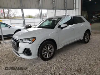 2023 Audi Q3 S line Premium z VIN WA1DECF31P1104632, wystawiony jako Copart lot #50983105 z przebiegiem 17 579 mil mil oraz Szkody całkowita. Historia ofert i sprzedaży dostępna na DreamBid. Obrazek 1.