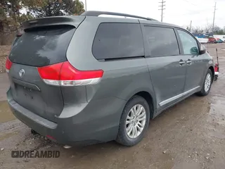 2013 Toyota Sienna XLE AAS с VIN 5TDYK3DC8DS375852, выставлен на аукционе IAAI как лот 41519437 с пробегом 91 828 миль миль и . История ставок и продаж доступна на DreamBid. Изображение 4.