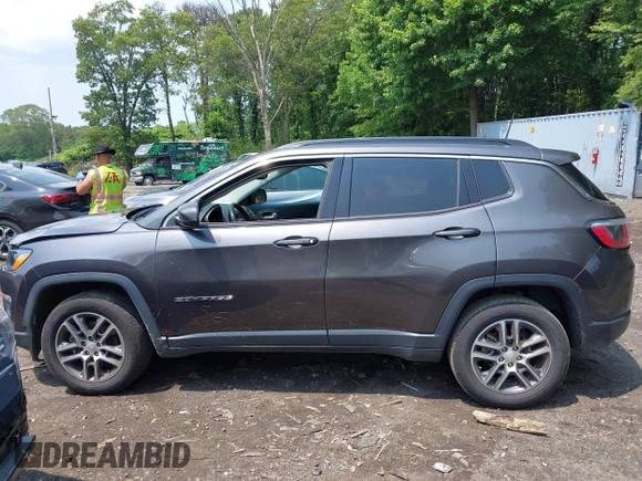 2018 Jeep Compass Latitude z VIN 3C4NJDBB4JT100129, wystawiony jako IAAI lot #42472329 z przebiegiem 178 340 mil mil oraz . Historia ofert i sprzedaży dostępna na DreamBid. Obrazek 14.