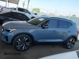 2023 Volvo XC40 Ultimate Dark Theme z VIN YV4L12UX9P2952245, wystawiony jako IAAI lot #42205666 z przebiegiem 19 952 mil mil oraz . Historia ofert i sprzedaży dostępna na DreamBid. Obrazek 14.