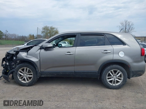 2015 Kia Sorento LX with VIN 5XYKTCA66FG570155, listed as a IAAI auction lot 42123965 with 110,748 mi miles and . Bid and sale history available at carsss.com. Image 14.