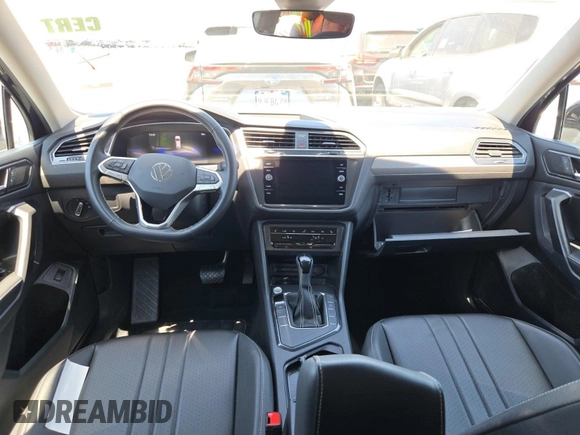 2024 Volkswagen Tiguan SE with VIN 3VV3B7AX8RM076346, listed as a IAAI auction lot 42734323 with 29,573 mi miles and . Bid and sale history available at DreamBid. Image 50.