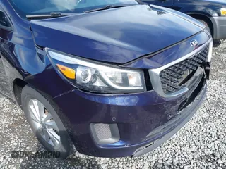 2018 Kia Sedona LX with VIN KNDMB5C14J6388894, listed as a IAAI auction lot 41808847 with 82,468 mi miles. Bid and sale history available at carsss.com. Image 6.