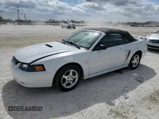 2001 Ford Mustang Deluxe with VIN 1FAFP44411F100378, listed as a Copart auction lot 76925584 with 0 mi miles and Salvage Title. Bid and sale history available at carsss.com. Image 1.