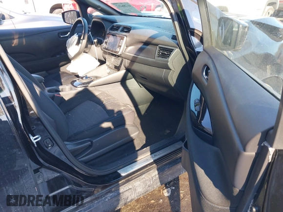 2024 Nissan LEAF SV Plus z VIN 1N4CZ1CV1RC553743, wystawiony jako IAAI lot #41286217 z przebiegiem 10 707 mil mil oraz . Historia ofert i sprzedaży dostępna na DreamBid. Obrazek 5.