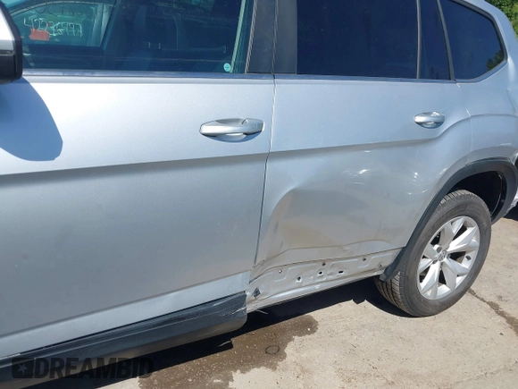 2019 Volkswagen Atlas SE with VIN 1V2UR2CA2KC557449, listed as a IAAI auction lot 42281302 with 106,739 mi miles and . Bid and sale history available at DreamBid. Image 20.