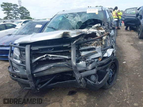 2018 Ford Police Interceptor Utility z VIN 1FM5K8ARXJGB59236, wystawiony jako IAAI lot #42076697 z przebiegiem Nie podano mil oraz . Historia ofert i sprzedaży dostępna na DreamBid. Obrazek 6.