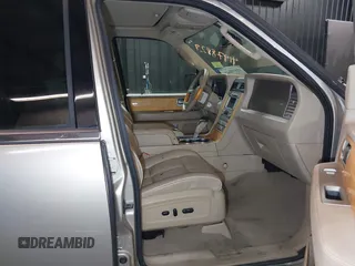 2007 Lincoln Navigator с VIN 5LMFU28587LJ15408, выставлен на аукционе IAAI как лот 41978829 с пробегом 220 032 миль миль и . История ставок и продаж доступна на DreamBid. Изображение 5.