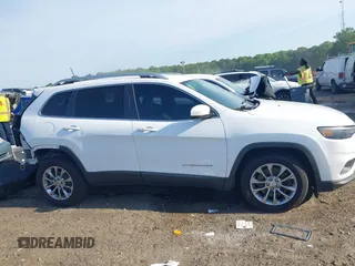 2019 Jeep Cherokee Latitude Plus z VIN 1C4PJLLBXKD308346, wystawiony jako IAAI lot #42146125 z przebiegiem 94 066 mil mil oraz . Historia ofert i sprzedaży dostępna na DreamBid. Obrazek 14.