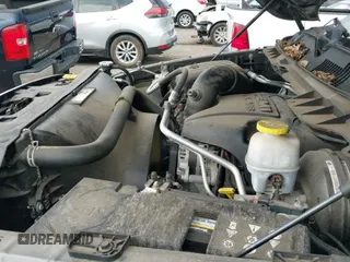 2019 Ram 1500 SLT z VIN 1C6RR7TT9KS645840, wystawiony jako IAAI lot #42435772 z przebiegiem 104 841 mil mil oraz . Historia ofert i sprzedaży dostępna na DreamBid. Obrazek 19.