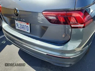 2024 Volkswagen Tiguan SE z VIN 3VV3B7AX7RM106937, wystawiony jako IAAI lot #42845192 z przebiegiem 32 134 mil mil oraz . Historia ofert i sprzedaży dostępna na DreamBid. Obrazek 44.