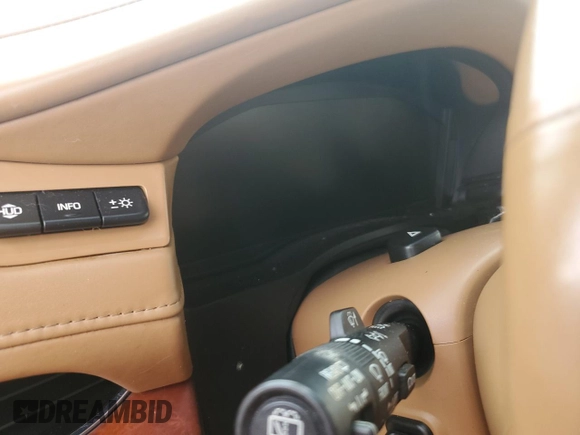 2015 Cadillac Escalade Platinum z VIN 1GYS4PKJ5FR574930, wystawiony jako Copart lot #74691204 z przebiegiem Nie podano mil oraz Szkoda całkowita • Salvage title. Historia ofert i sprzedaży dostępna na DreamBid. Obrazek 9.