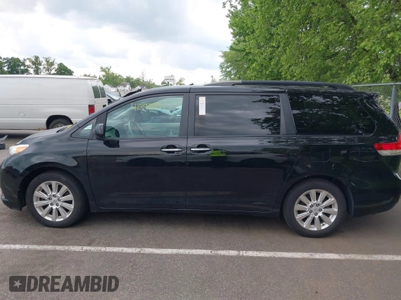 2011 Toyota Sienna XLE с VIN 5TDDK3DC2BS002852, выставлен на аукционе IAAI как лот 42399985 с пробегом 143 236 миль миль и . История ставок и продаж доступна на DreamBid. Изображение 17.