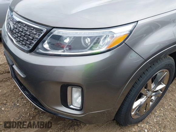 2014 Kia Sorento SX with VIN 5XYKWDA75EG453820, listed as a IAAI auction lot 41883759 with 192,137 mi miles. Bid and sale history available at carsss.com. Image 6.