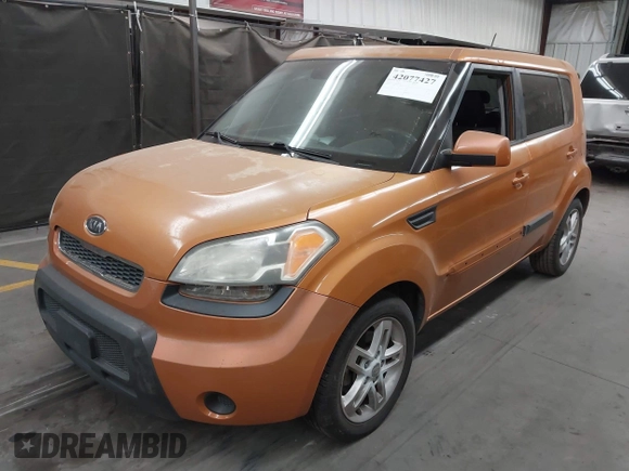 2011 Kia Soul + with VIN KNDJT2A22B7279422, listed as a IAAI auction lot 42077427 with 192,832 mi miles. Bid and sale history available at carsss.com. Image 2.
