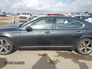 2007 Lexus LS 460 L с VIN JTHGL46F075002562, выставлен на аукционе IAAI как лот 42110316 с пробегом Не указан миль и . История ставок и продаж доступна на DreamBid. Изображение 15.
