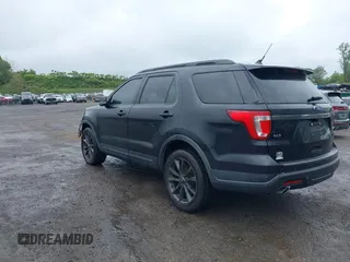 2019 Ford Explorer XLT с VIN 1FM5K8D86KGA81851, выставлен на аукционе IAAI как лот 42300021 с пробегом 54 486 миль миль и . История ставок и продаж доступна на DreamBid. Изображение 3.