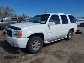 1999 Cadillac Escalade with VIN 1GYEK13R0XR415674, listed as a IAAI auction lot 40003144 with 80,959 mi miles and . Bid and sale history available at DreamBid. Image 2.
