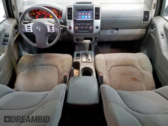 2019 Nissan Frontier Desert Runner z VIN 1N6AD0ER9KN740892, wystawiony jako Copart lot #57524725 z przebiegiem 137 585 mil mil oraz Czysty tytuł • Clean title. Historia ofert i sprzedaży dostępna na DreamBid. Obrazek 8.