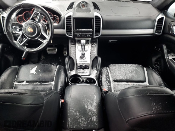 2015 Porsche Cayenne Turbo z VIN WP1AC2A28FLA80645, wystawiony jako Copart lot #45546165 z przebiegiem 105 952 mil mil oraz Szkoda całkowita • Salvage title. Historia ofert i sprzedaży dostępna na DreamBid. Obrazek 8.
