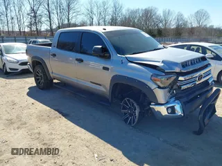 2016 Toyota Tundra 4WD Truck SR5 with VIN 5TFDW5F10GX551527, listed as a IAAI auction lot 41623064 with 94,845 mi miles. Bid and sale history available at carsss.com. Image 1.