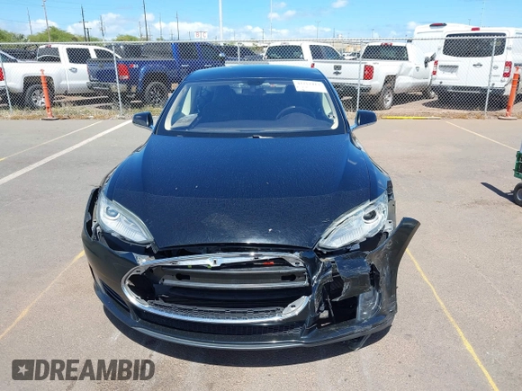2013 Tesla Model S z VIN 5YJSA1CG0DFP17932, wystawiony jako IAAI lot #42212413 z przebiegiem 76 214 mil mil oraz . Historia ofert i sprzedaży dostępna na DreamBid. Obrazek 12.