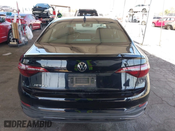 2024 Volkswagen Jetta Sport с VIN 3VWAM7BU2RM008822, выставлен на аукционе IAAI как лот 42258345 с пробегом 41 165 миль миль и . История ставок и продаж доступна на DreamBid. Изображение 17.