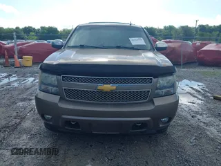 2012 Chevrolet Tahoe LT z VIN 1GNSCBE08CR320257, wystawiony jako IAAI lot #42214920 z przebiegiem 189 532 mil mil oraz . Historia ofert i sprzedaży dostępna na DreamBid. Obrazek 12.