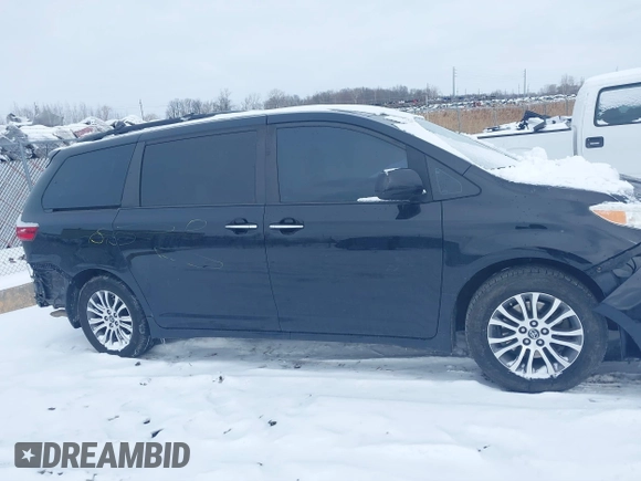 2019 Toyota Sienna XLE Auto Access Seat with VIN 5TDYZ3DC5KS967976, listed as a IAAI auction lot 41623525 with 83,527 mi miles. Bid and sale history available at carsss.com. Image 14.